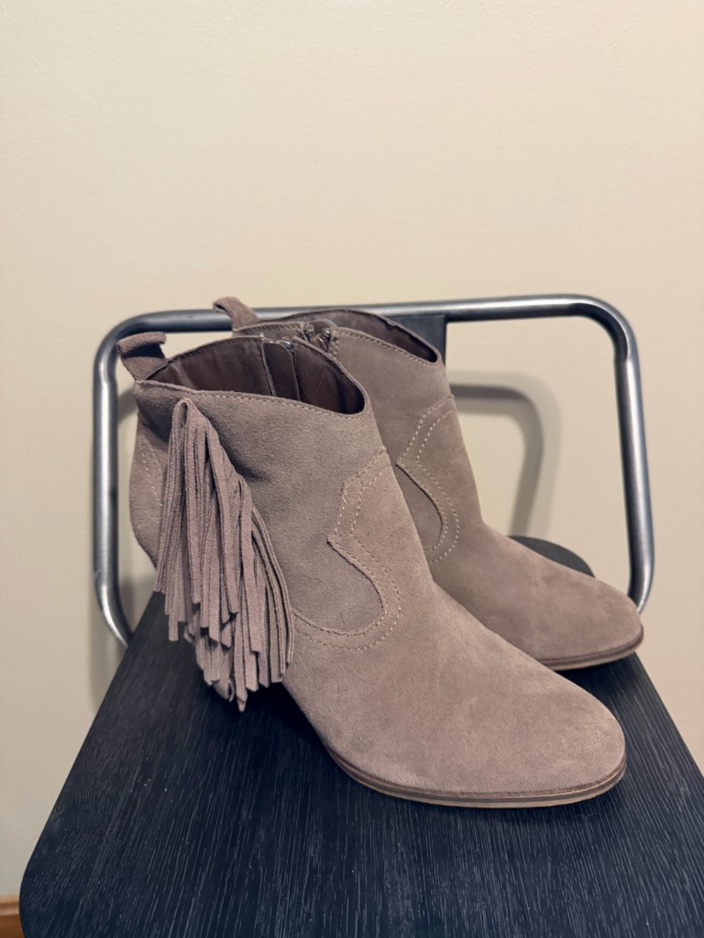 Steve Madden Fringe Suede Ankle Boots Taupe Western Boho Size 10 - Picture 11 of 11